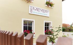 Bei Meyers Schlafen&Feiern